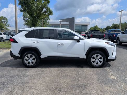 Used 2023 Toyota RAV4 LE FWD image 7