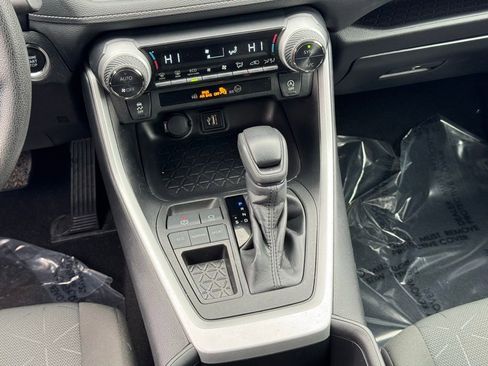 Used 2024 Toyota RAV4 XLE image 17