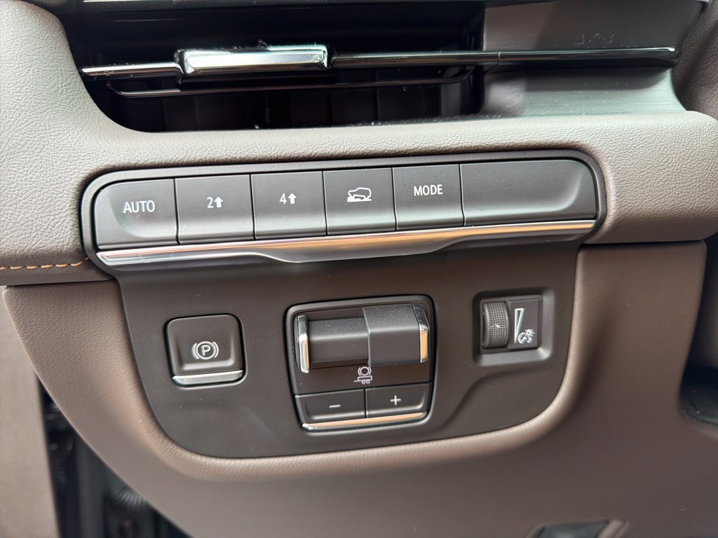 Used 2024 Cadillac Escalade ESV Sport AWD/4WD image 12