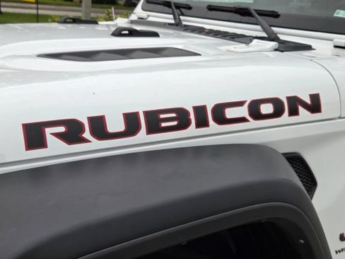 Used 2024 Jeep Wrangler Unlimited Rubicon AWD/4WD image 12