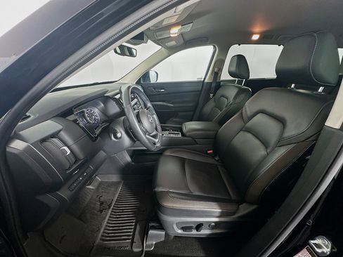 Used 2024 Nissan Pathfinder SL image 13