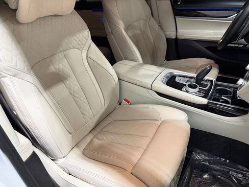 Used 2018 BMW 750i xDrive AWD/4WD image 53