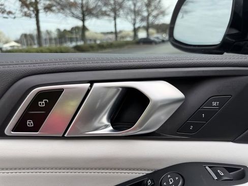 Used 2023 BMW X5 sDrive40i image 10