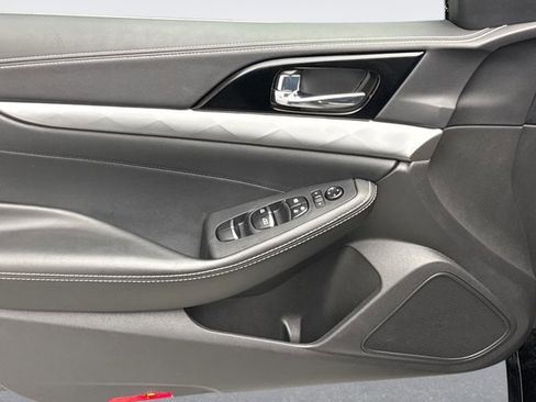 Used 2023 Nissan Maxima SV w/ Floor Mat Group image 9