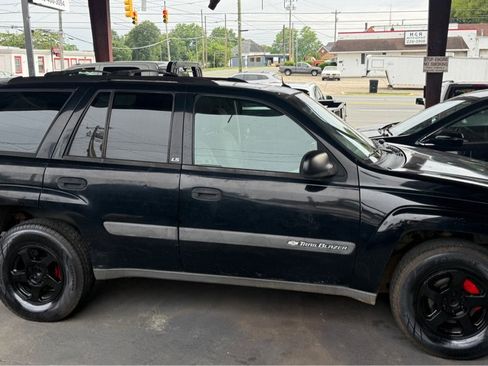 Used 2004 Chevrolet TrailBlazer LS w/ LS Preferred Equipment Group RWD image 1