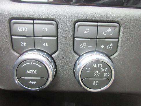 New 2026 GMC Sierra 2500 SLE image 15