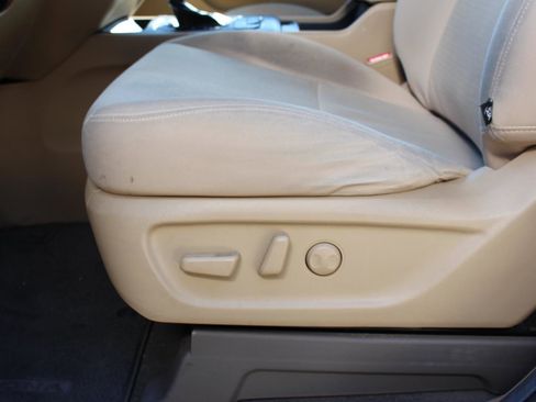 Used 2016 Kia Sedona LX w/ Option Group 020 image 28