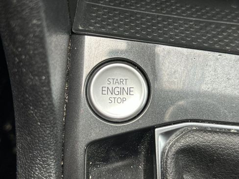 Used 2022 Volkswagen Tiguan SE image 25