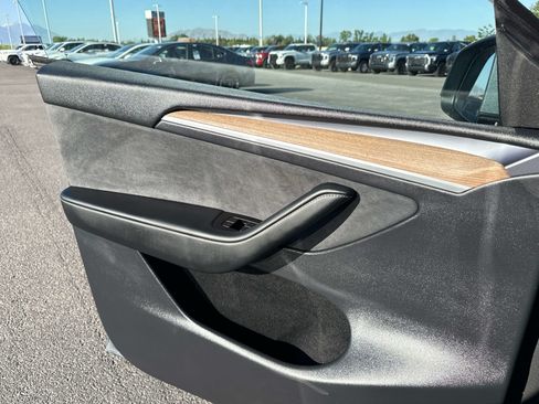 Used 2023 Tesla Model Y Long Range AWD/4WD image 12