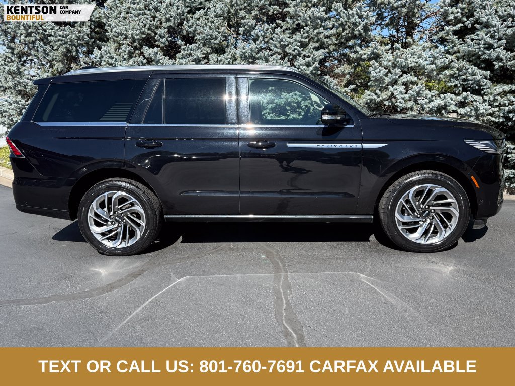 Used 2025 Lincoln Navigator Reserve AWD/4WD image 10