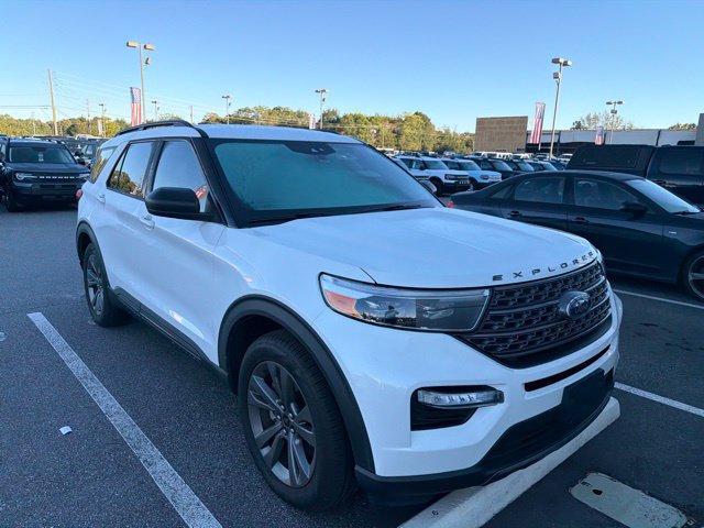 Used 2021 Ford Explorer XLT w/ Equipment Group 202A RWD image 2