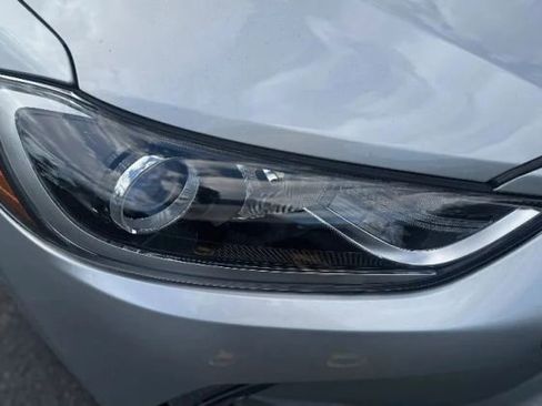 Used 2017 Hyundai Elantra Limited w/ Limited Tech Package 04 image 26