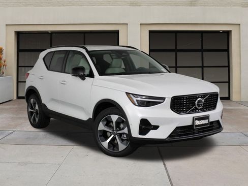 New 2026 Volvo XC40 B5 Plus w/ Protection Package Premier image 19