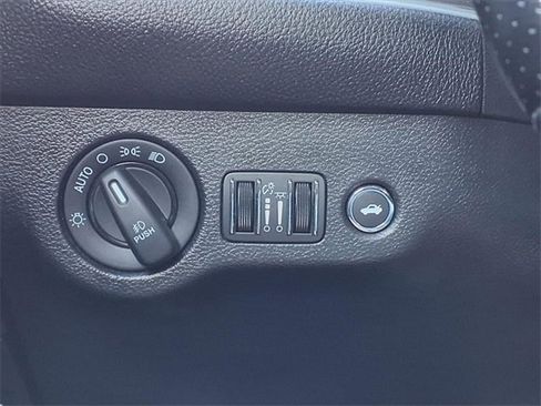 Used 2022 Dodge Challenger GT image 19