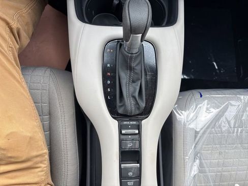 New 2026 Honda HR-V LX image 15