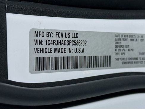 Used 2023 Jeep Grand Cherokee Altitude AWD/4WD image 33