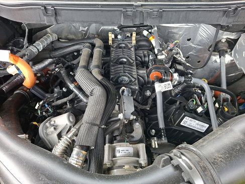 Certified 2025 Ford F150 XLT w/ Equipment Group 302A MID AWD/4WD image 27