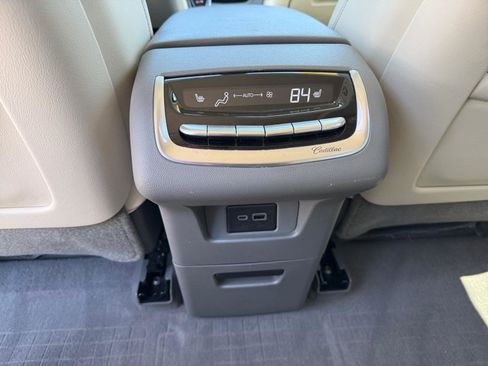 Certified 2024 Cadillac XT6 Premium Luxury w/ Technology Package AWD/4WD image 18