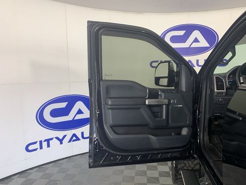 Used 2022 Ford F350 Platinum AWD/4WD image 12