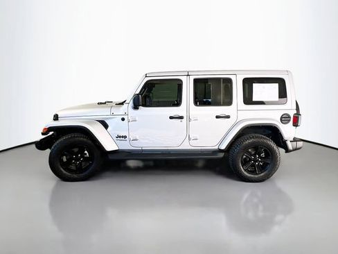 Used 2022 Jeep Wrangler Unlimited Sahara AWD/4WD image 6