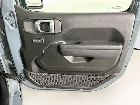 Used 2024 Jeep Wrangler Unlimited w/ Convenience Group AWD/4WD image 30
