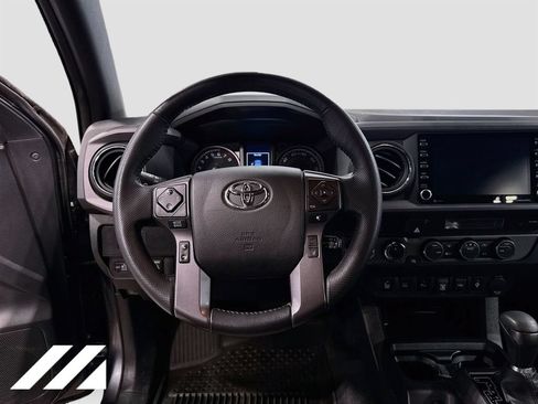 Used 2022 Toyota Tacoma TRD Off-Road w/ Technology Package AWD/4WD image 22