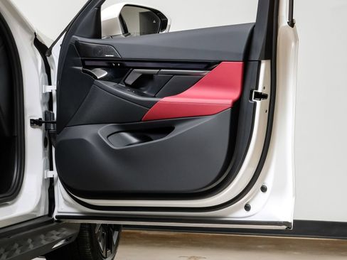 Used 2025 BMW 540i xDrive 540i xDrive image 40