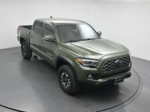Used 2022 Toyota Tacoma TRD Off-Road w/ Technology Package RWD image 40