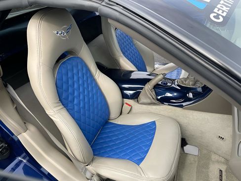 Used 2004 Chevrolet Corvette Convertible w/ Preferred Equipment Group image 14