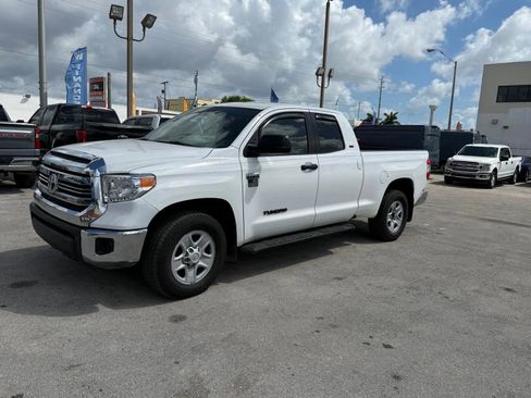 Used 2016 Toyota Tundra SR5 w/ SR5 Upgrade Package RWD image 2