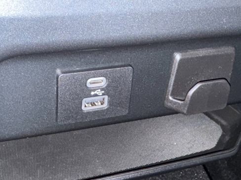 Used 2022 Ford F150 XLT image 34