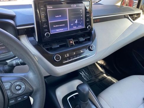 Used 2020 Toyota Corolla LE image 17