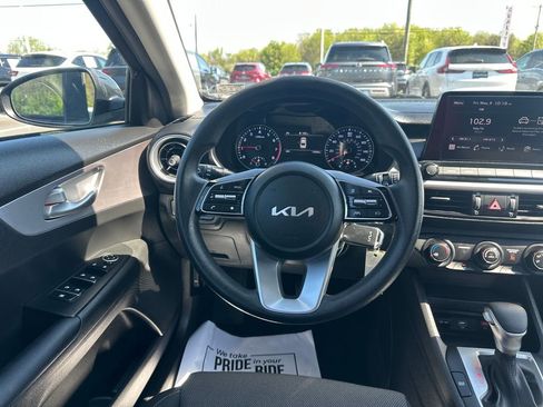 Used 2024 Kia Forte LXS w/ LXS Technology Package FWD image 18