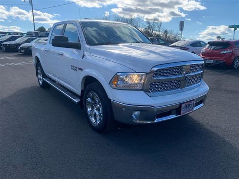Used 2018 RAM 1500 Laramie image 2