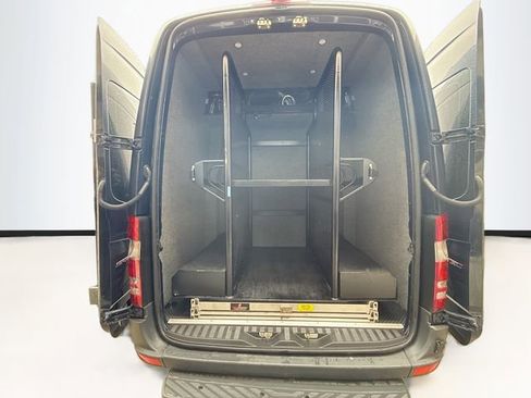 Used 2015 Mercedes-Benz Sprinter 2500 image 23