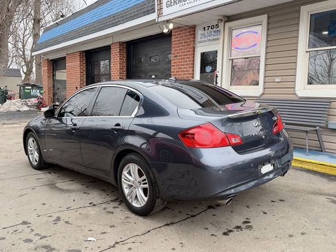Used 2012 INFINITI G37 x Sedan w/ Premium Pkg image 3