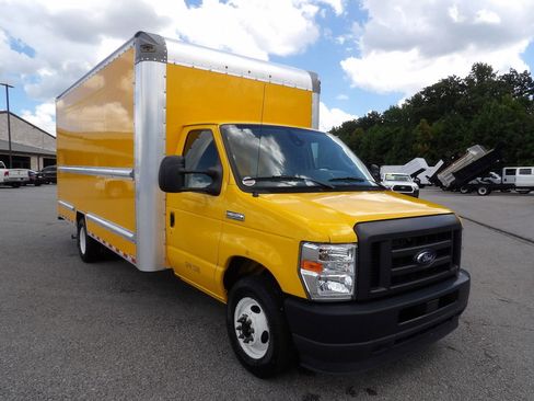Used 2021 Ford E-350 and Econoline 350 Super Duty RWD image 11