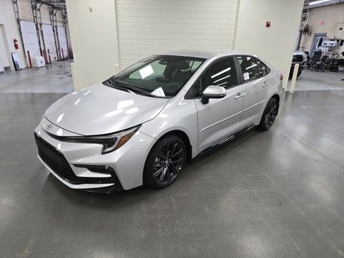 New 2026 Toyota Corolla SE image 2