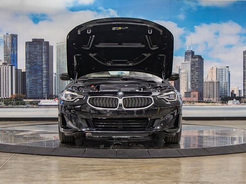 Used 2025 BMW 230i xDrive Coupe w/ Premium Package image 4