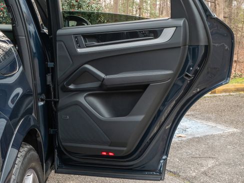 New 2026 Porsche Cayenne Coupe AWD/4WD image 35
