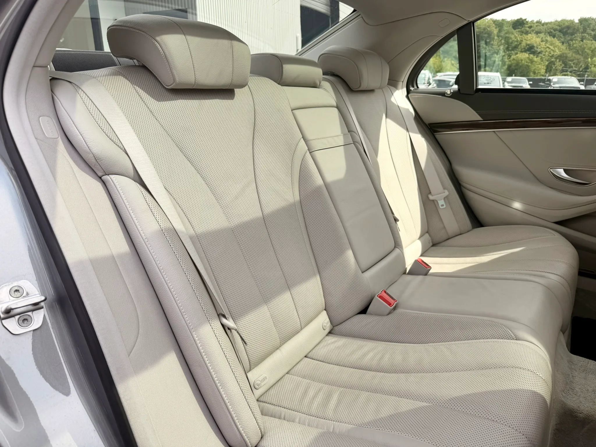 Used 2015 Mercedes-Benz S 550 4MATIC Sedan image 43