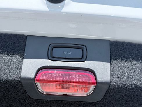 Used 2015 Porsche Cayenne S image 10