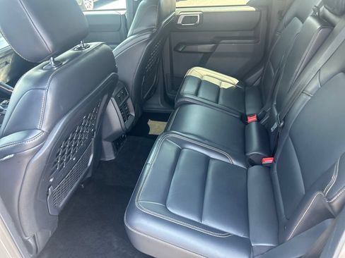 Used 2025 Ford Bronco Badlands AWD/4WD image 29
