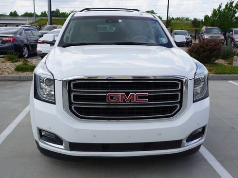 Used 2018 GMC Yukon XL SLT image 2