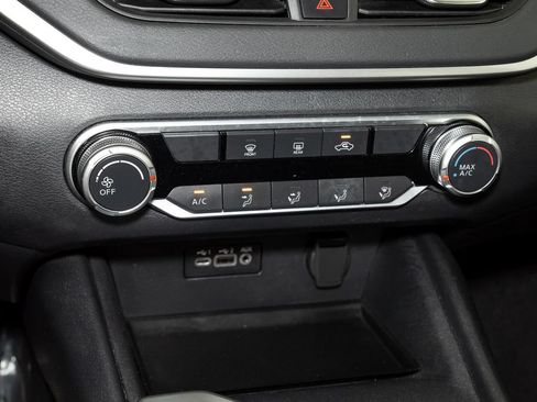 Used 2022 Nissan Altima 2.5 SV FWD image 17