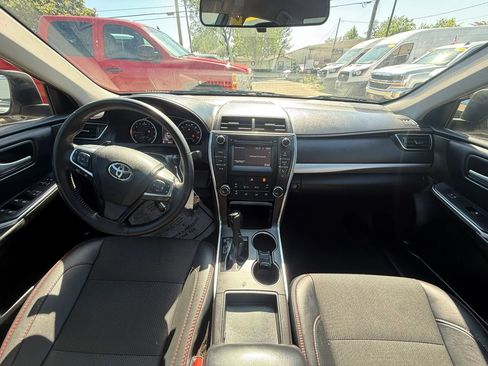 Used 2017 Toyota Camry SE FWD image 9