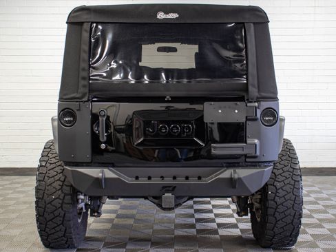 Used 2007 Jeep Wrangler Unlimited Sahara AWD/4WD image 4