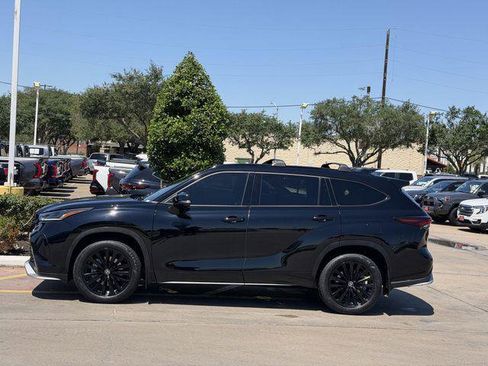Certified 2024 Toyota Highlander XSE FWD image 4
