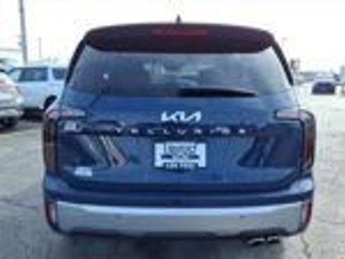 Used 2023 Kia Telluride EX w/ EX Captain's Chair Package image 7
