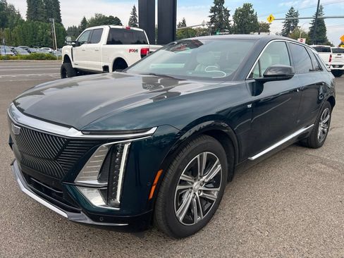 Used 2024 Cadillac Lyriq Luxury AWD/4WD image 2